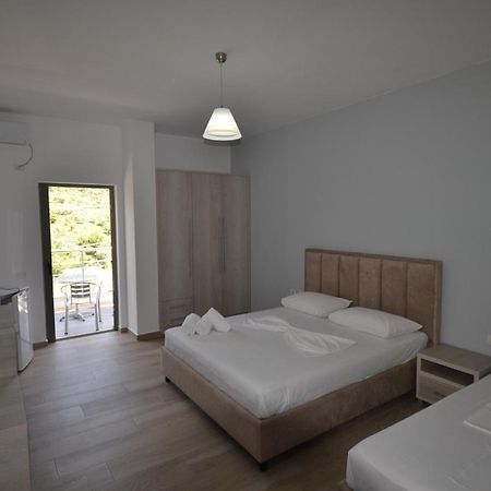 Bujtina Eleni Hotel Himara Kültér fotó