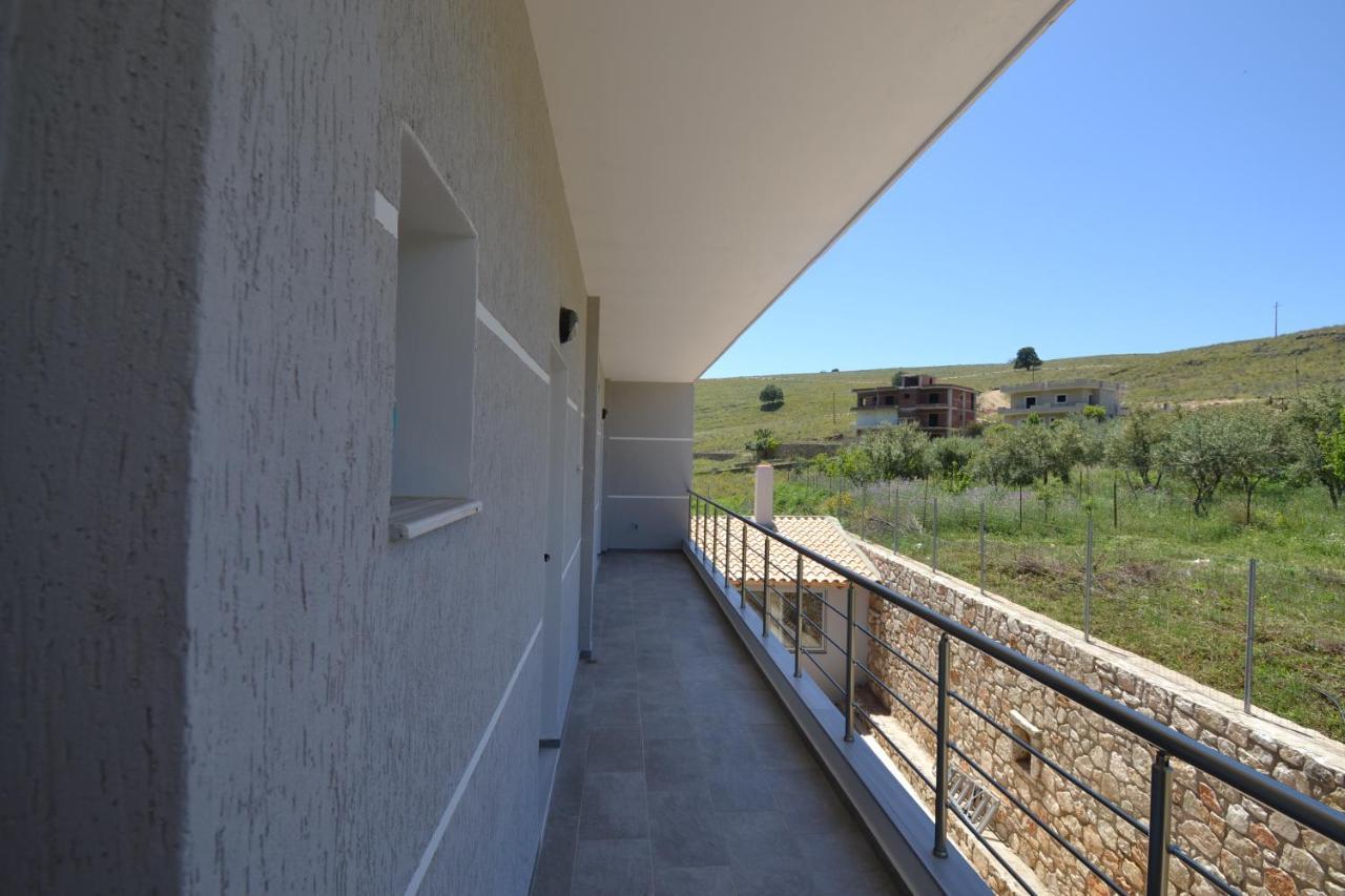 Bujtina Eleni Hotel Himara Kültér fotó